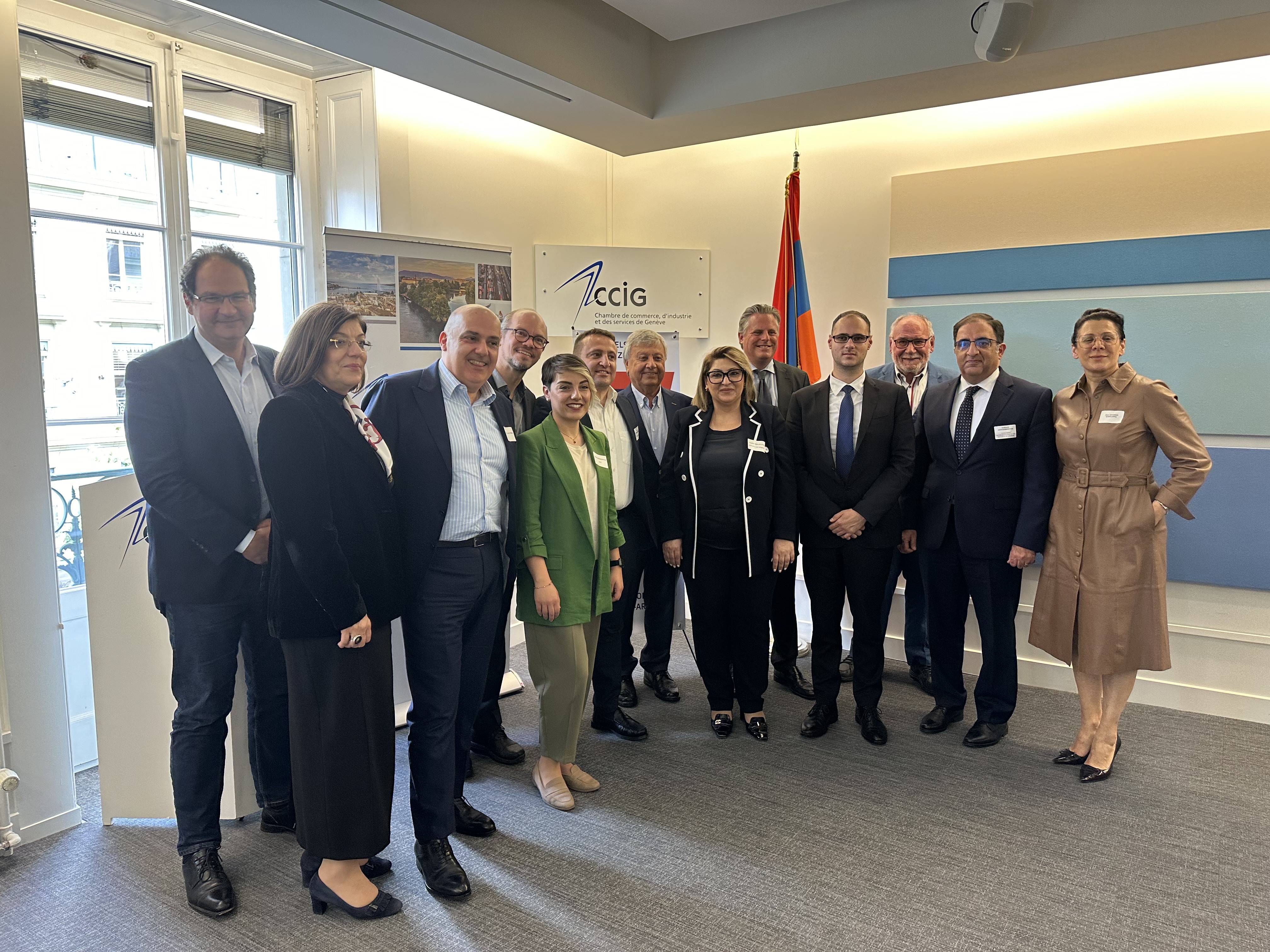 Ամբողջ ալբոմ